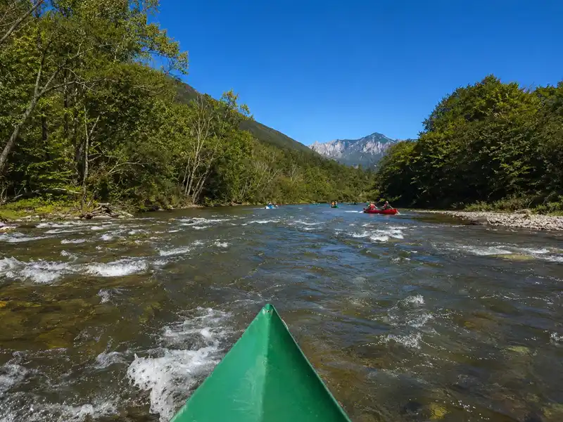 canoa pasando por la zona conocida como El Rabión del Diablu
